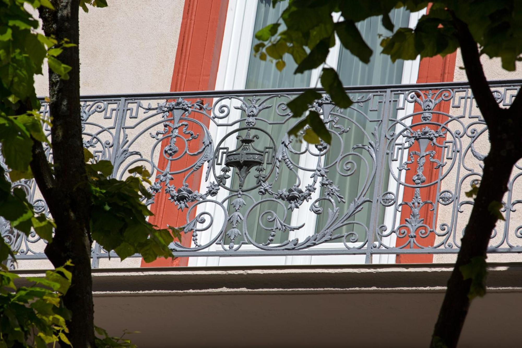 Hotel Arverna Vichy - Clt'Hotel Exterior foto